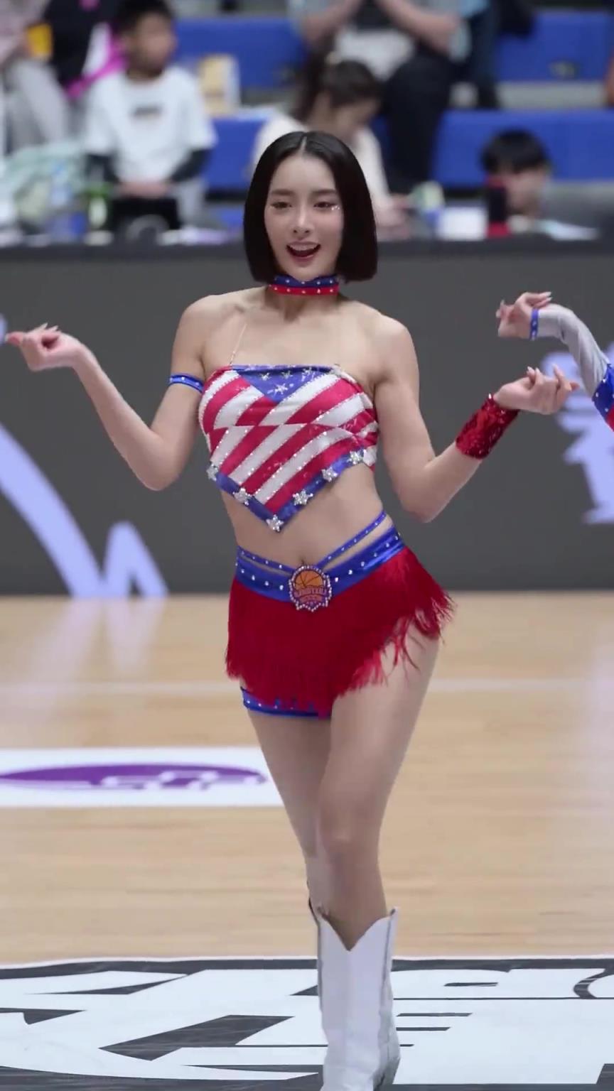 太離譜了 ！幾乎是完美女人！